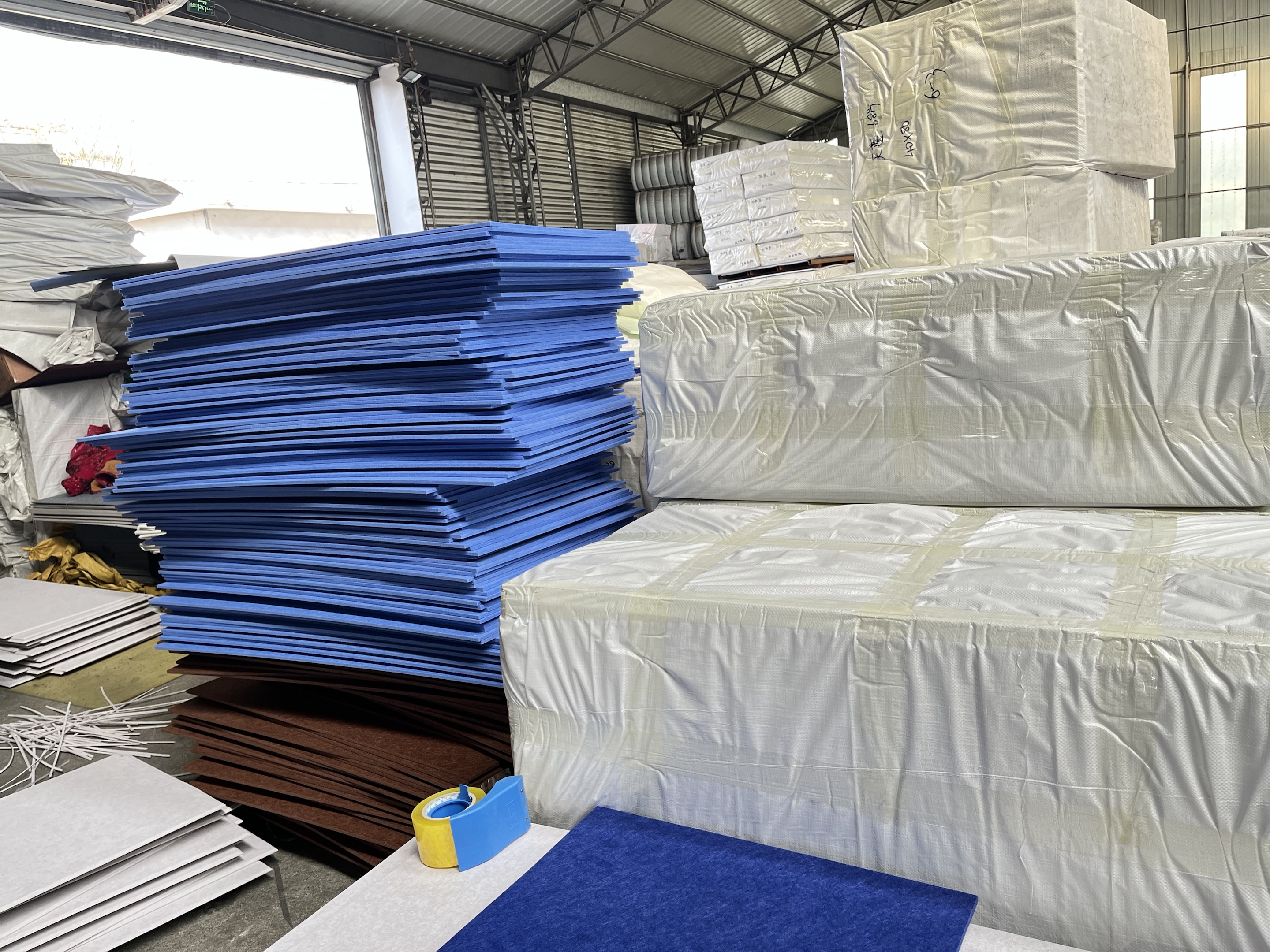 a04a1134-d3ec-424a-b77a-4f038e82e5f3.jpg 聚酯纖維吸音板